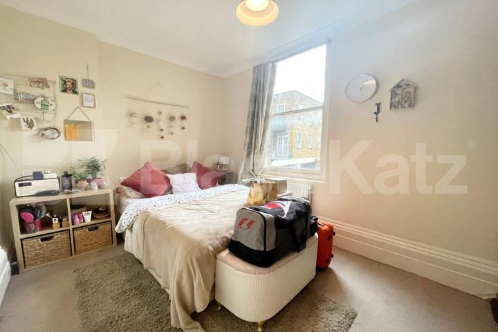 Period charm & contemporary living & boasts over 880 Sq.Ft of living space Victoria Rise , Clapham Common